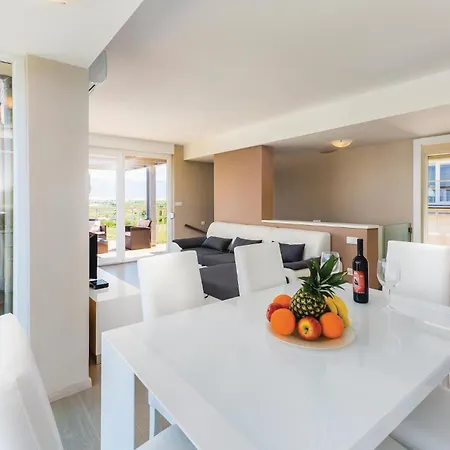 Lejlighed 3 Bedroom Lovely In